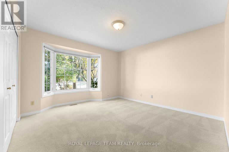 28877037/16-oyster-bay-court/stittsville-central/ottawa/ontario/K2S1H3_31