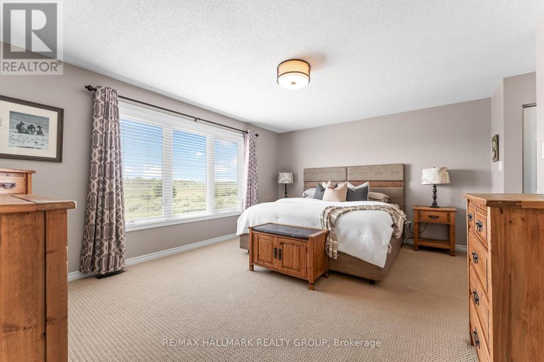 28460424/182-felicity-crescent/mer-bleuebradley-estatesanderson-park/ottawa/ontario/K1W0C2_24