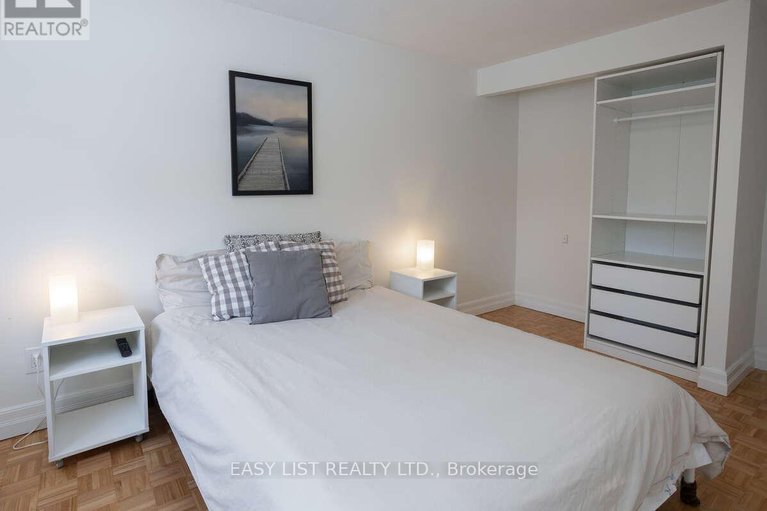 29386646/73-hobart-crescent/sheahan-estatestrend-village/ottawa/ontario/K2H5S3_23