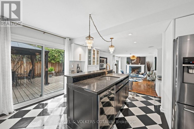 29645415/1-erinlea-court/pineglencountry-place/ottawa/ontario/K2E7C8_13