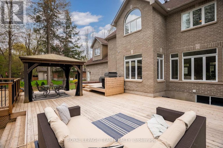 28316771/2377-pine-avenue/manotick-east-to-manotick-station/ottawa/ontario/K4M1B4_41