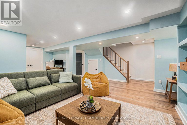 28648359/1352-maxime-street/pineview/ottawa/ontario/K1B3L1_25