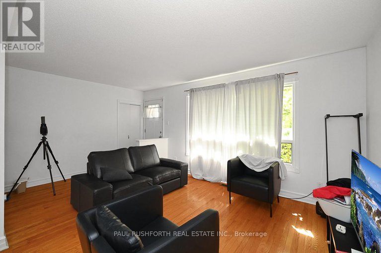 28785277/845-trojan-avenue/castle-heightsrideau-high/ottawa/ontario/K1K2P8_4