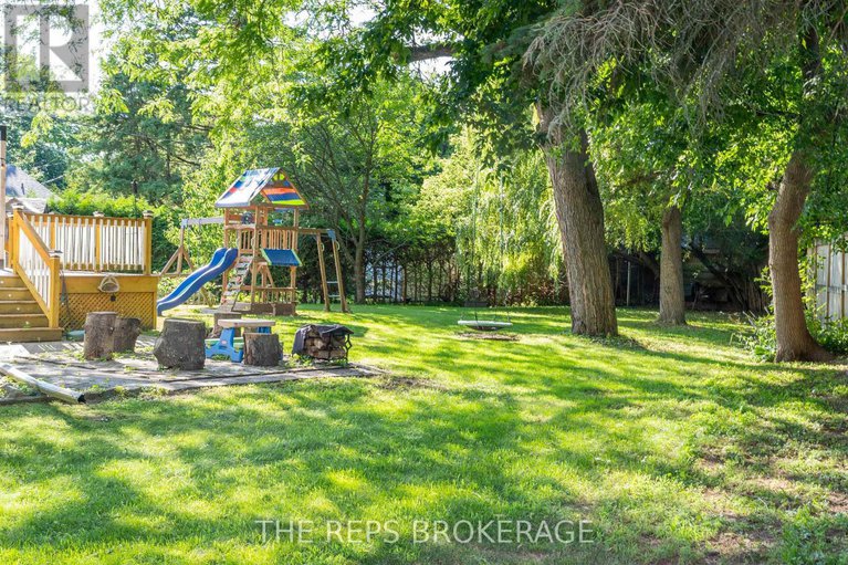 28788760/3062-upper-otterson-place/mooneys-bayrevelstoke/ottawa/ontario/K1V7B6_39