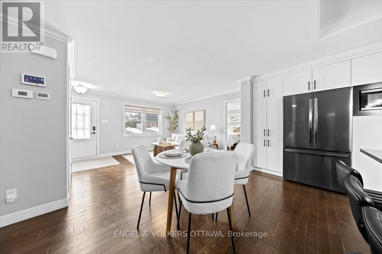 29439628/1005-gold-crescent/queensway-terrace-north/ottawa/ontario/K2B8C4_10