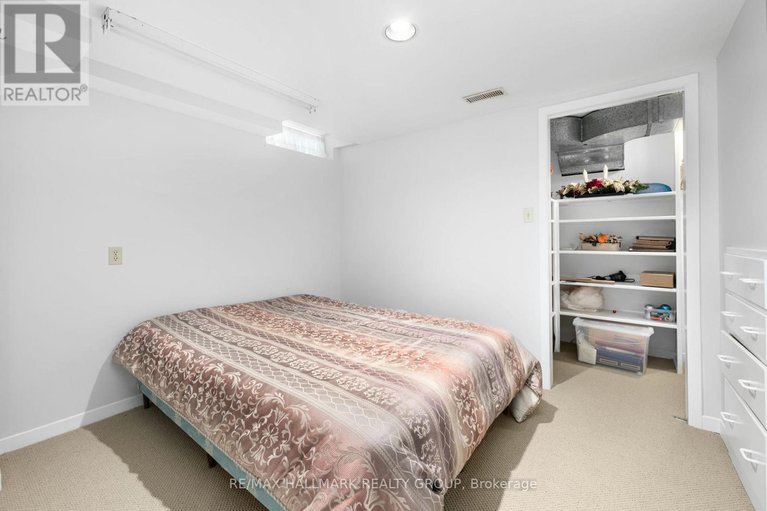 29599851/906-chaleur-way/convent-glen/ottawa/ontario/K1C2S1_33