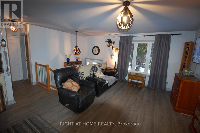 28833759/490-dalrymple-drive/town-of-rockland/clarence-rockland/ontario/K4K1G7_7