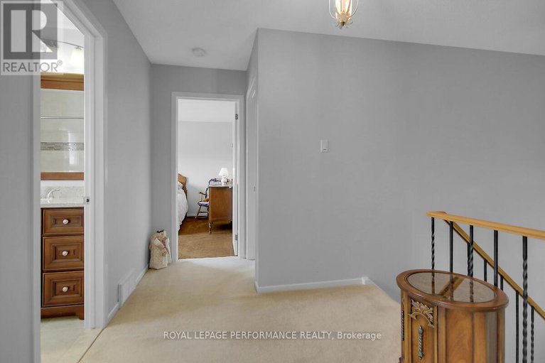 28599541/6343-viseneau-drive/chateauneuf/ottawa/ontario/K1C2G8_24
