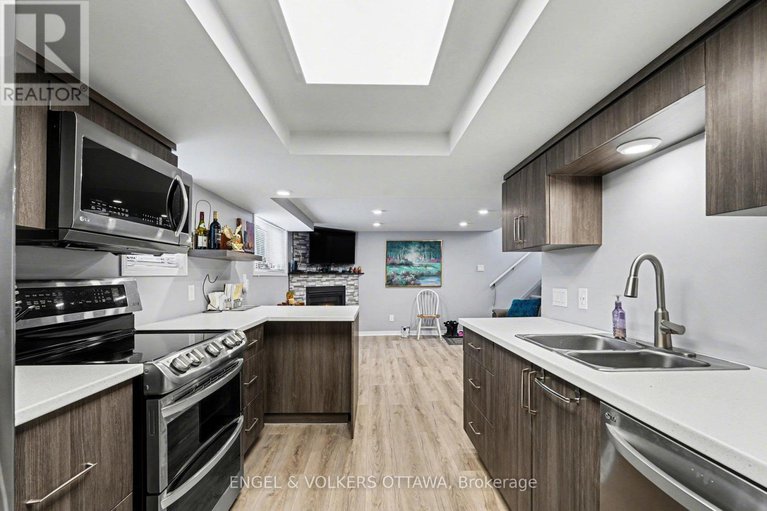 29374555/87-king-george-street/overbrookcastle-heights/ottawa/ontario/K1K1V4_25