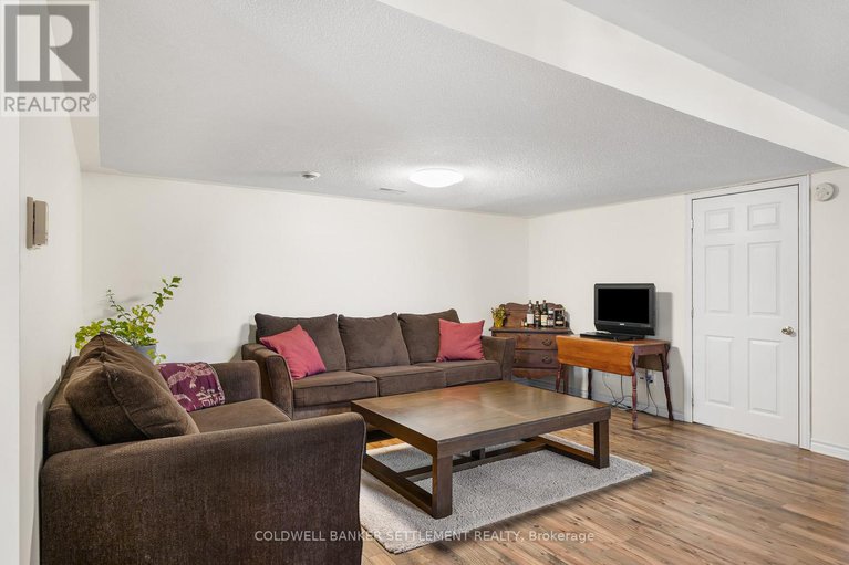 29002354/261-thomson-road/drummond-n-elmsley-drummond-twp/drummondnorth-elmsley/ontario/K7H0L9_34