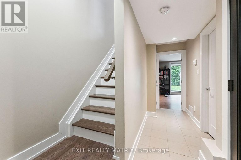 29666799/97-queen-mary-street/overbrookcastle-heights/ottawa/ontario/K1K1X6_27