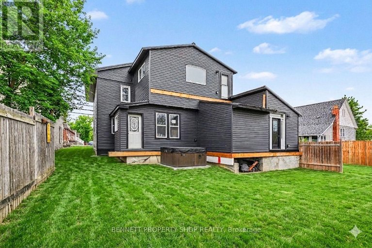 29648461/14-river-road/mcnabbraeside-twps/mcnabbraeside/ontario/K7S1R2_3