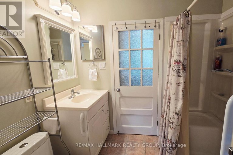 29411594/266-baldwin-street/constance-bay/ottawa/ontario/K0A3M0_16