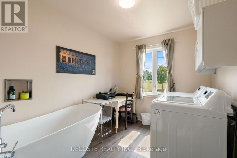 28706818/137-park-avenue/alexandria/north-glengarry/ontario/K0C1A0_18