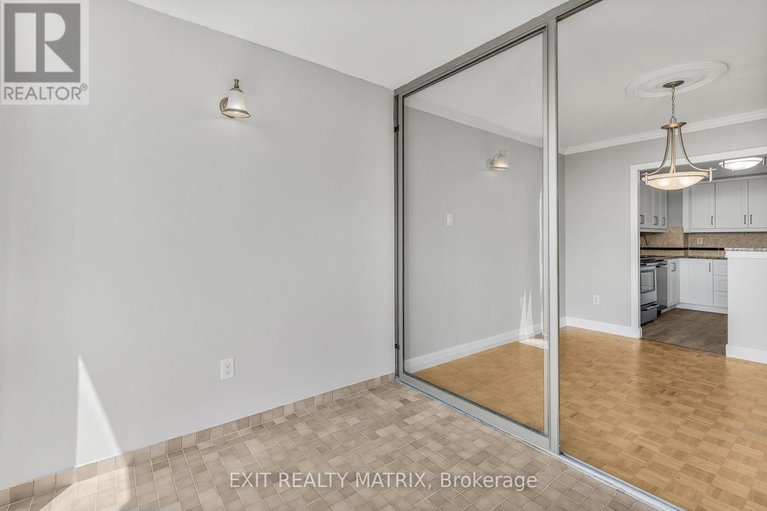 28647824/705-2759-carousel-crescent/emerald-woodssawmill-creek/ottawa/ontario/K1T2N5_15