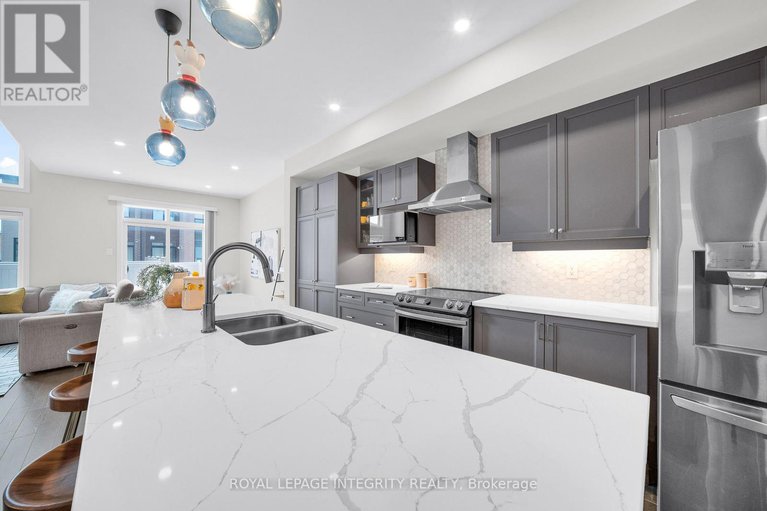 29227761/1078-lunar-glow-crescent/riverside-southgloucester-glen/ottawa/ontario/K4M0J8_12