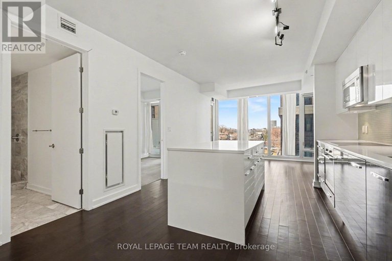 29581122/406-111-champagne-avenue-s/west-centre-town/ottawa/ontario/K1S5V3_11