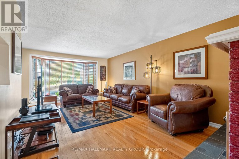 28966380/1816-applegrove-court/beacon-hill-south/ottawa/ontario/K1J6S5_24