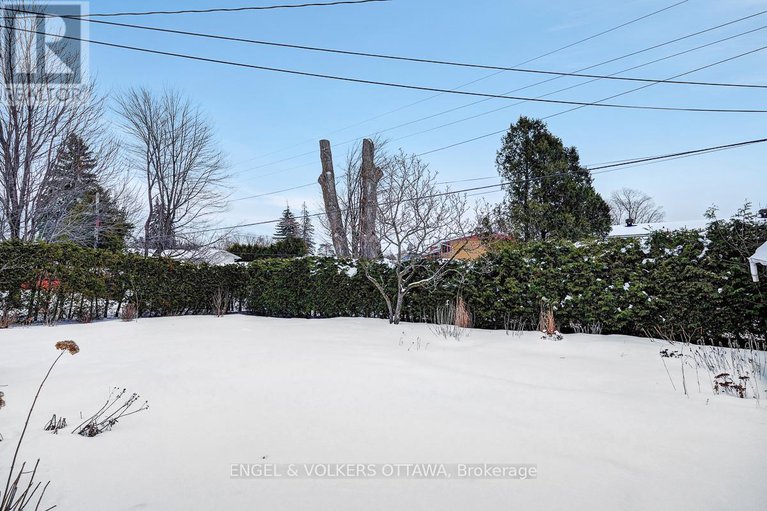29256001/10-spring-garden-avenue/meadowlandscrestview/ottawa/ontario/K2G3B3_37