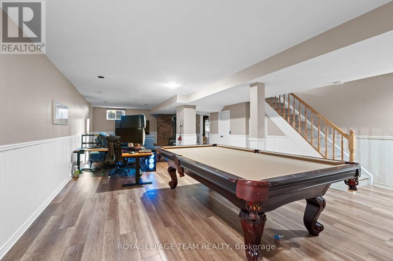 28879068/35-ivylea-street/craig-henrywoodvale/ottawa/ontario/K2G4X1_29