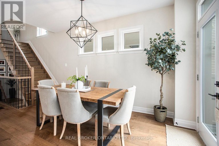 28928628/767-cairn-crescent/mer-bleuebradley-estatesanderson-park/ottawa/ontario/K1W0P4_12
