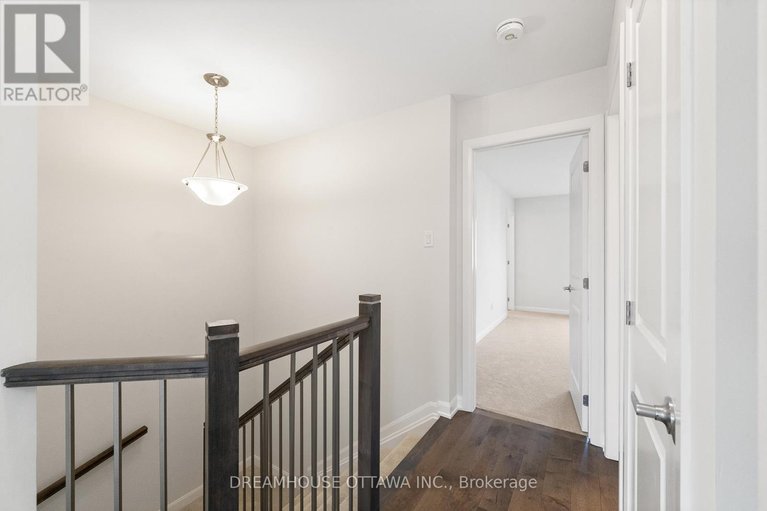 29450822/563-aglish-mews/half-moon-bay/ottawa/ontario/K2C3H2_15