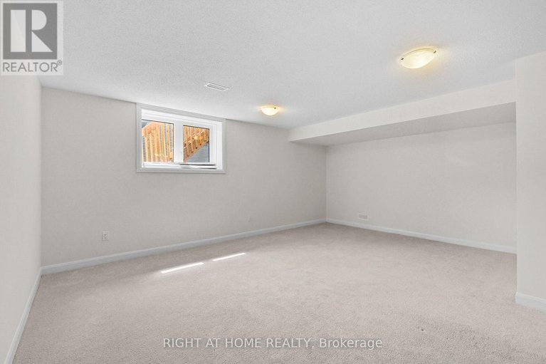 28565193/958-athenry-court/half-moon-bay/ottawa/ontario/K2J7E1_43