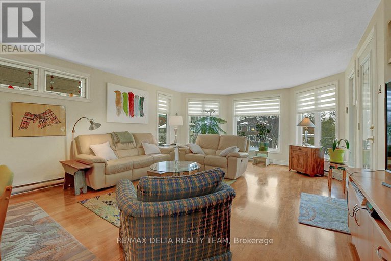 28176941/302a-62-donald-street/overbrook/ottawa/ontario/K1K1N2_9