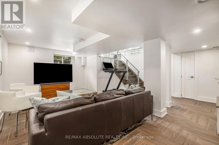 28419529/160-begonia-avenue/applewood-acres/ottawa/ontario/K1H6E4_24