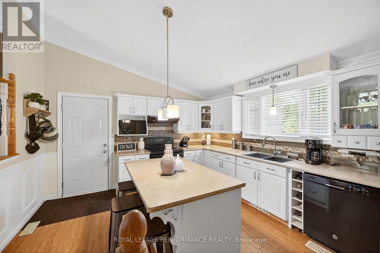 28678850/4937-canaan-road/clarencerockland-twp/clarence-rockland/ontario/K0A2A0_18