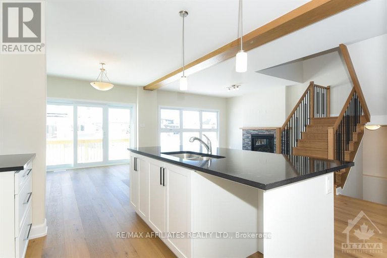 26961653/441-aurora-street/sunset-flat/embrun/ontario/K0A1W0_8