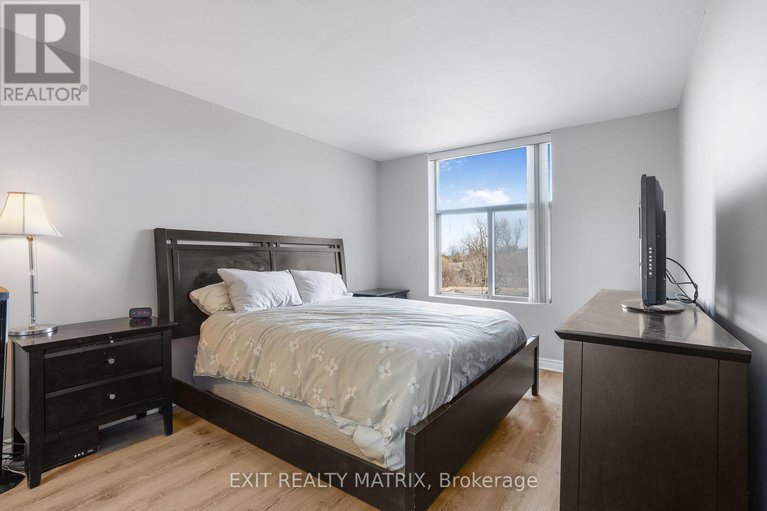 28617353/501-2759-carousel-crescent/emerald-woodssawmill-creek/ottawa/ontario/K1T2N5_19