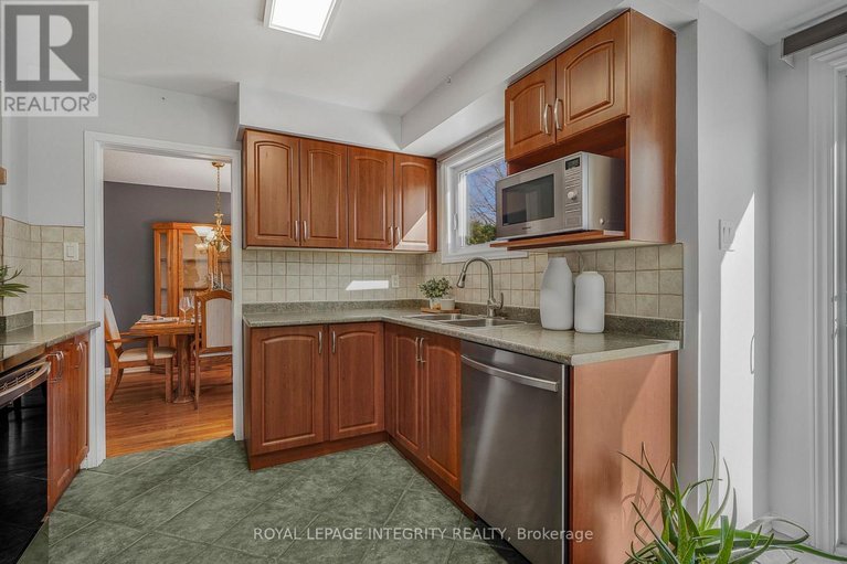 29666462/641-apollo-way/fallingbrookpineridge/ottawa/ontario/K4A1T5_13