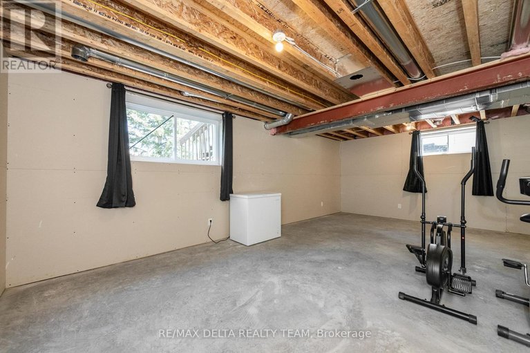 29328717/688-geneva-crescent/embrun/russell/ontario/K0A1W0_38