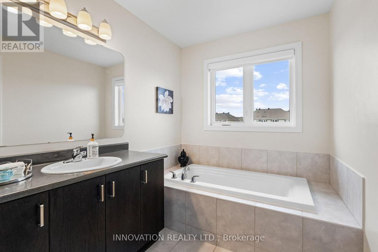 28423473/1559-carronbridge-circle/emerald-meadowstrailwest/ottawa/ontario/K2M0G8_17
