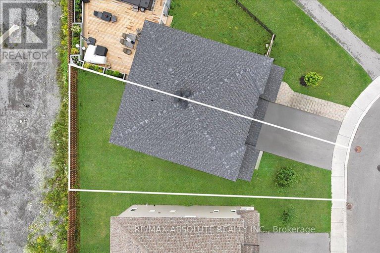 28578838/169-bandelier-way/stittsville-north/ottawa/ontario/K2S2J5_29