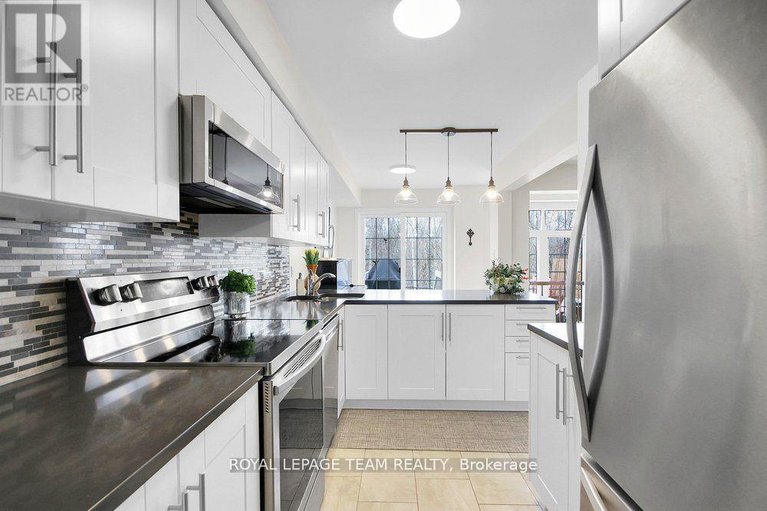 29688479/19-fieldberry-private/stonebridge/ottawa/ontario/K2J5E7_14
