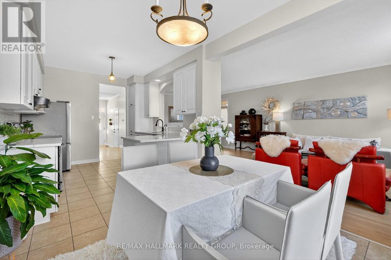 29352241/1952-schroeder-crescent/springridgeeast-village/ottawa/ontario/K4A4P7_18