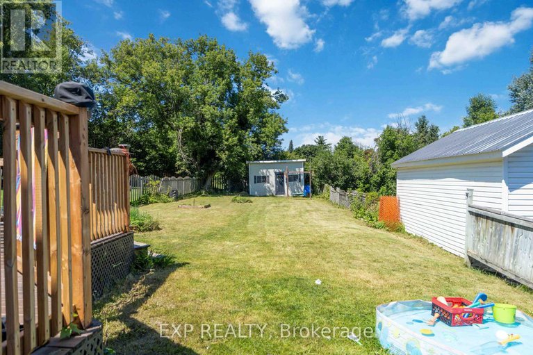 28789628/105-division-street-n/mcnabbraeside-twps/mcnabbraeside/ontario/K7S3B9_19
