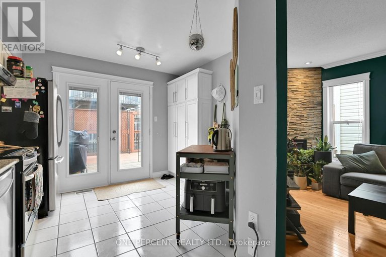 29578723/311-southcrest-private/brookfield-gardens/ottawa/ontario/K1V2B7_12