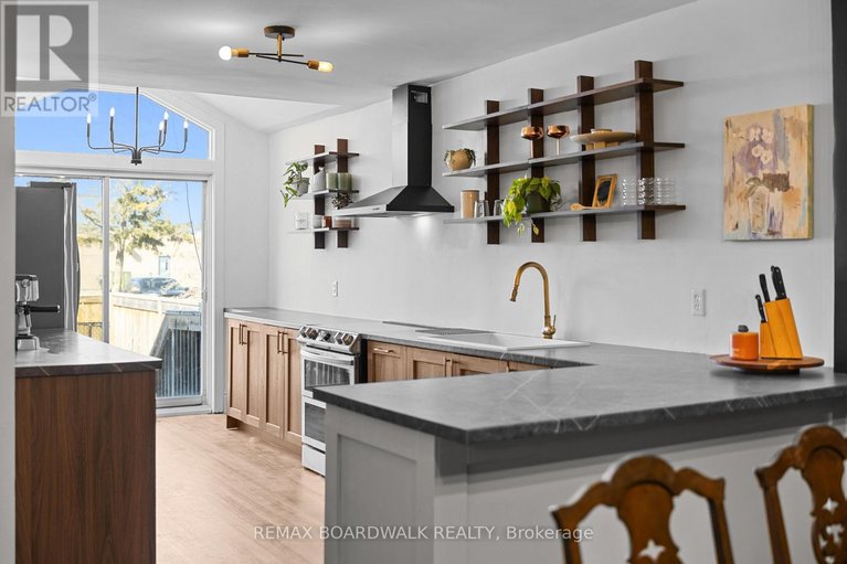 29576732/567-latour-crescent/fallingbrookgardenway-south/ottawa/ontario/K4A1P3_3