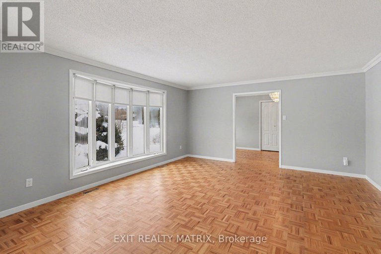 29360296/8329-rodney-farm-drive/osgoode-twp-north-of-reg-rd-6/ottawa/ontario/K0A2P0_7