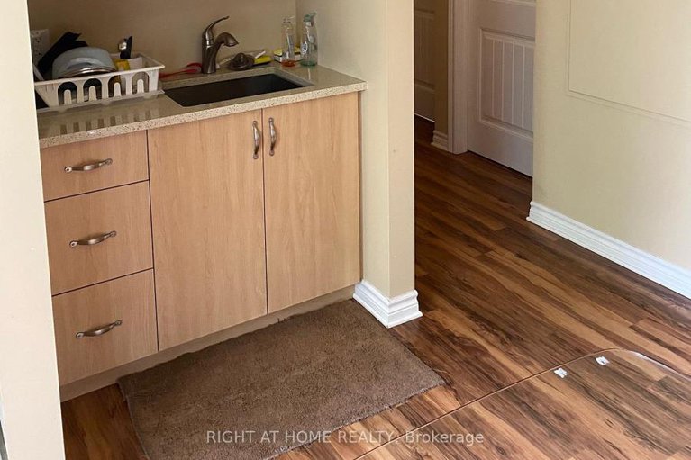 28184853/1271-field-street/bel-air-park/ottawa/ontario/K2C2P9_45