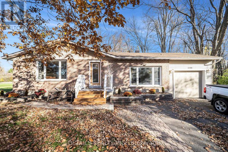 29053803/2298-james-craig-street/north-gower/ottawa/ontario/K0A2T0_1