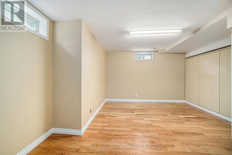28638779/1702-ortona-avenue/carleton-heights/ottawa/ontario/K2C1W7_28