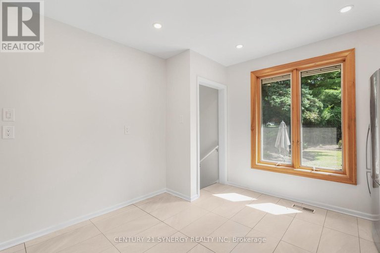 28847184/2170-berwick-avenue/bel-air-park/ottawa/ontario/K2C0Y3_16