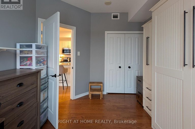 29403608/1804-70-landry-street/vanier/ottawa/ontario/K1L0A8_30