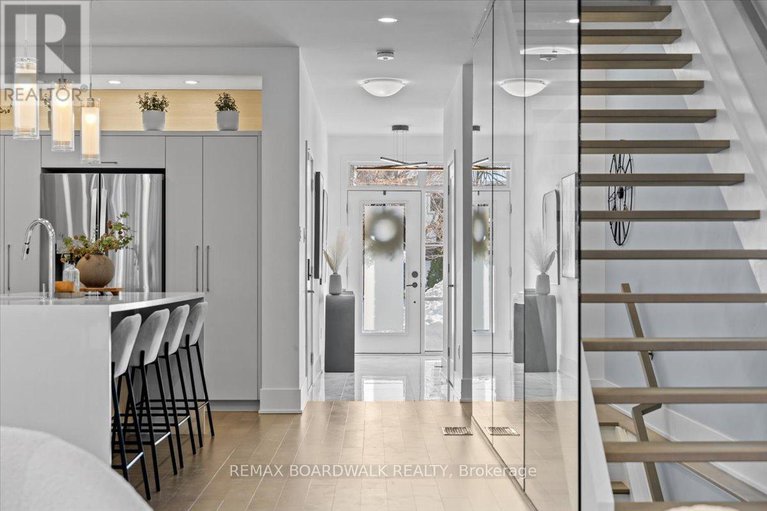 29360290/255-avondale-avenue/westborohampton-park/ottawa/ontario/K1Z7G7_4