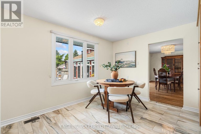 28957862/16-benson-street/borden-farmstewart-farmcarleton-heightsparkwood-hills/ottawa/ontario/K2E5J5_14