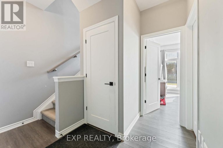 29115786/829-mikinak-road/cfb-rockcliffe-and-area/ottawa/ontario/K1K4Z9_7